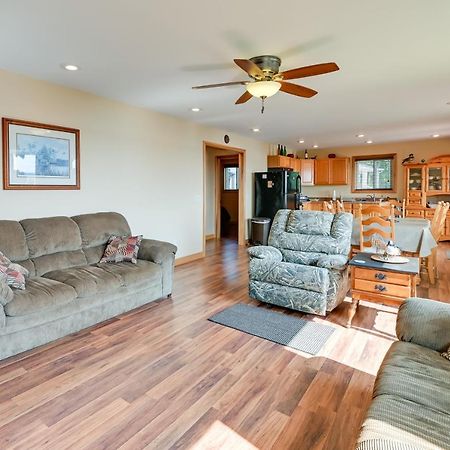 Kentucky Lake Getaway With Lookout Deck, Water View! New Concord Екстериор снимка