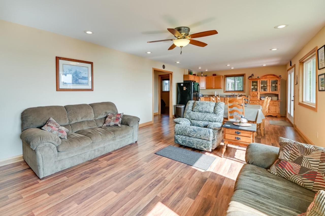 Kentucky Lake Getaway With Lookout Deck, Water View! New Concord Екстериор снимка