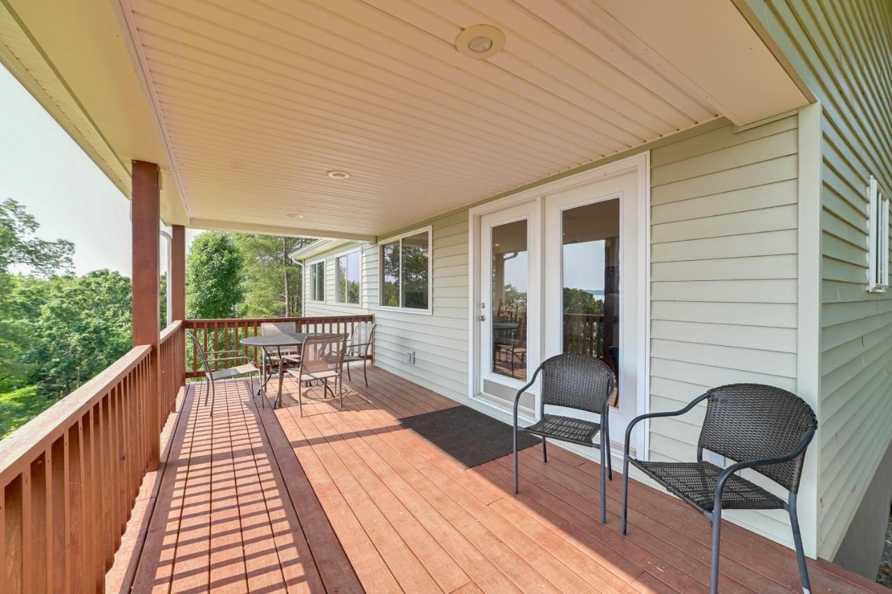 Kentucky Lake Getaway With Lookout Deck, Water View! New Concord Екстериор снимка