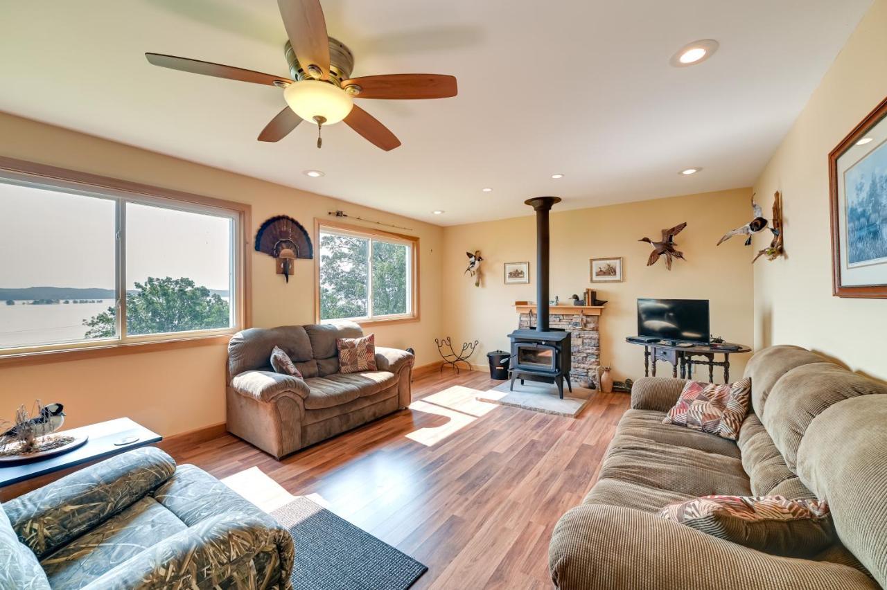 Kentucky Lake Getaway With Lookout Deck, Water View! New Concord Екстериор снимка