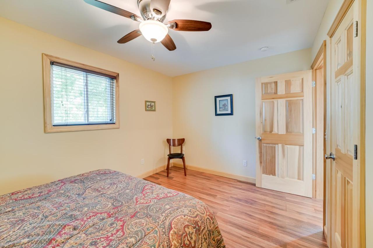 Kentucky Lake Getaway With Lookout Deck, Water View! New Concord Екстериор снимка