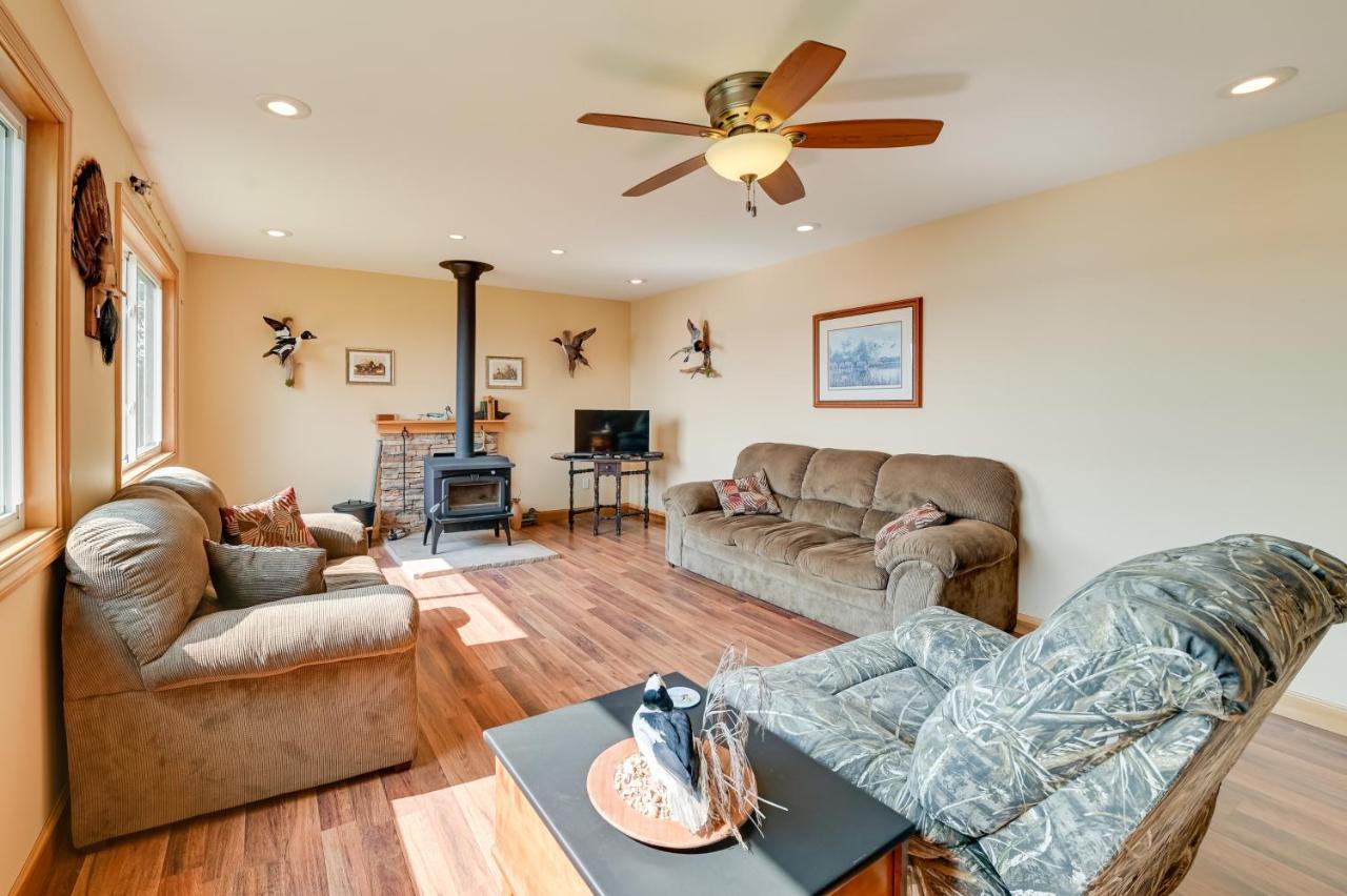 Kentucky Lake Getaway With Lookout Deck, Water View! New Concord Екстериор снимка